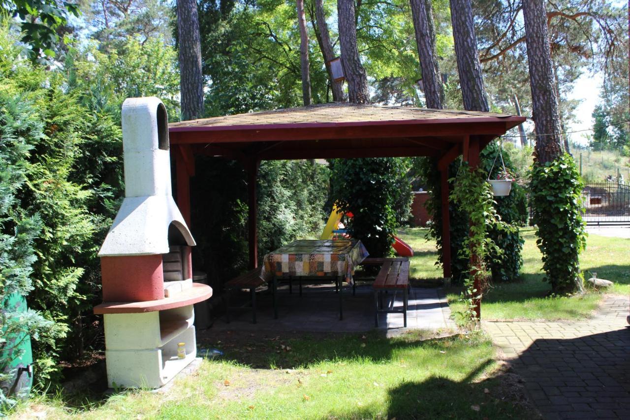 Dom Pod Sosnami Panzió Mielno  Kültér fotó